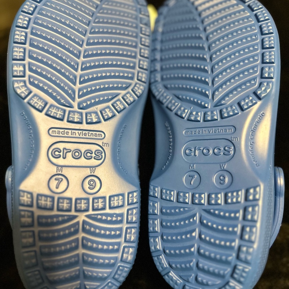 Crocs Blue Clogs with Fun Charms - Picture 3 of 4